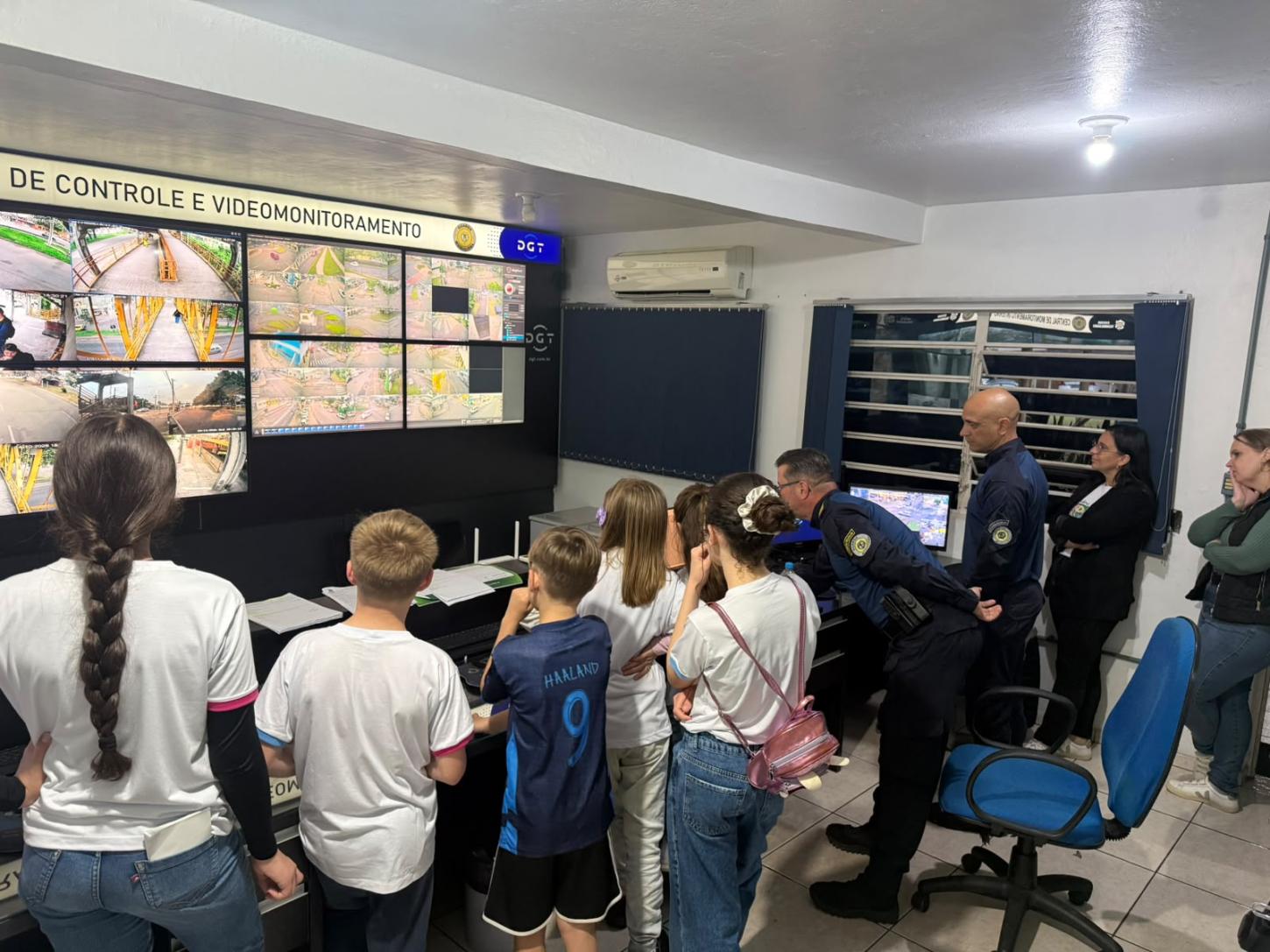 Comitê de Escuta das Crianças visita sede da Guarda Civil Municipal