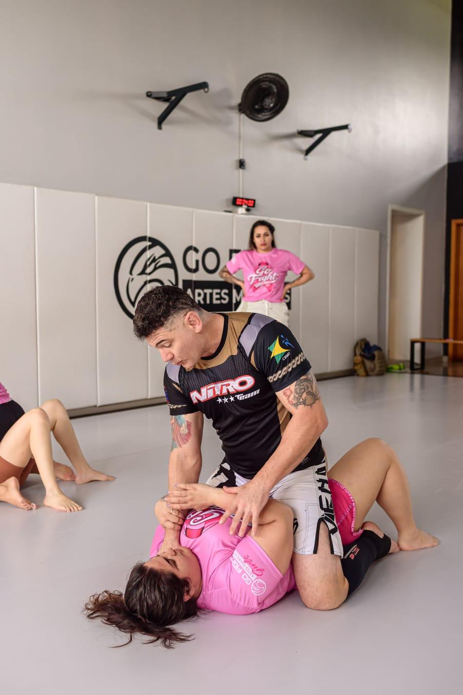 Go Fight Artes Marciais realiza evento alusivo ao Outubro Rosa em Estância Velha 