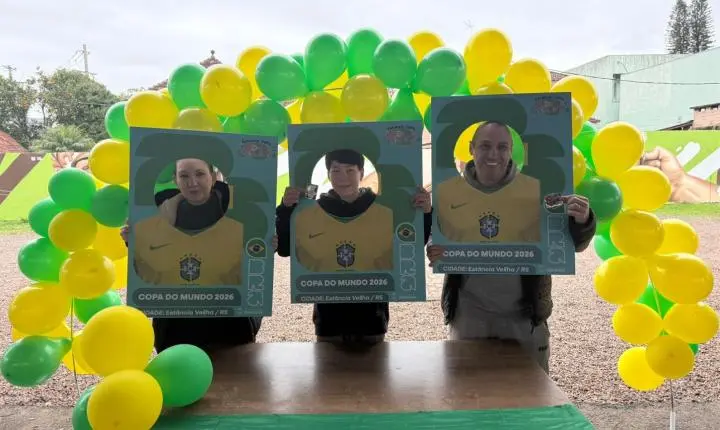 1ª Grande Troca de Figurinhas da Copa do Mundo reúne participantes no PAC em Estância Velha 