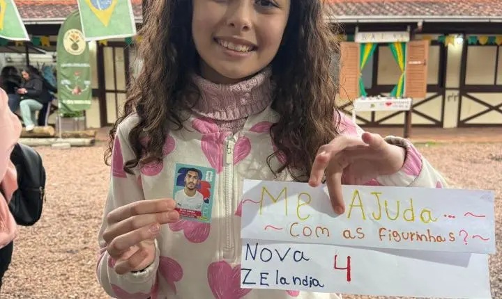1ª Grande Troca de Figurinhas da Copa do Mundo reúne participantes no PAC em Estância Velha 