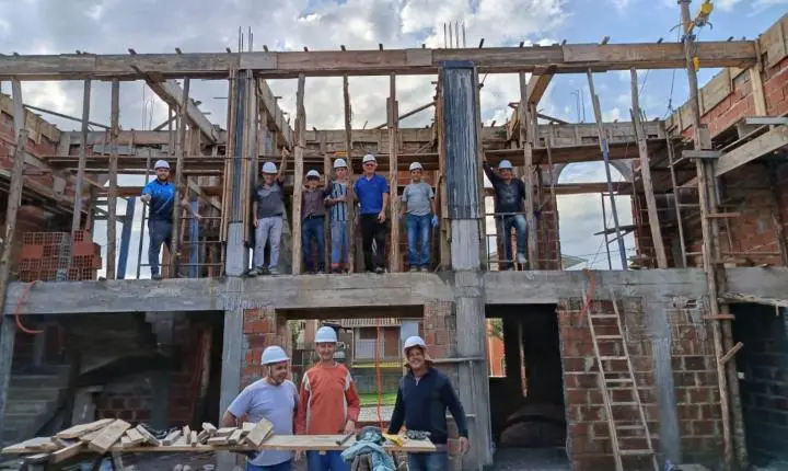 Capela Nossa Senhora de Fátima celebra hoje sua primeira missa no bairro Lago Azul