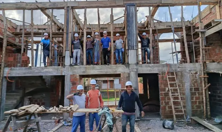 Capela Nossa Senhora de Fátima celebra hoje sua primeira missa no bairro Lago Azul
