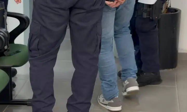 Com documento falso, homem tenta retirar videogame no Centro de Estância Velha e acaba preso pela GCM