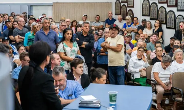 Comissão da Câmara de Vereadores reúne-se com comunidade para tratar sobre os serviços prestados pela CORSAN