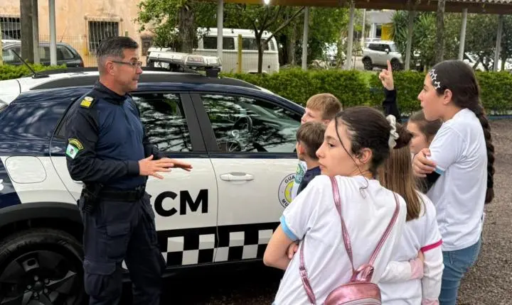 Comitê de Escuta das Crianças visita sede da Guarda Civil Municipal