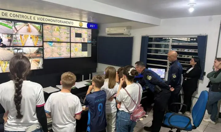 Comitê de Escuta das Crianças visita sede da Guarda Civil Municipal