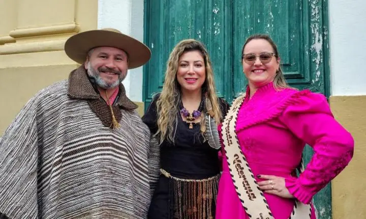 Comitiva de Estância Velha presente na 77ª Geração e Distribuição da Chama Crioula de 2026