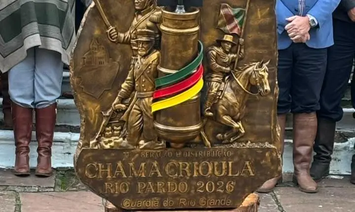 Comitiva de Estância Velha presente na 77ª Geração e Distribuição da Chama Crioula de 2026