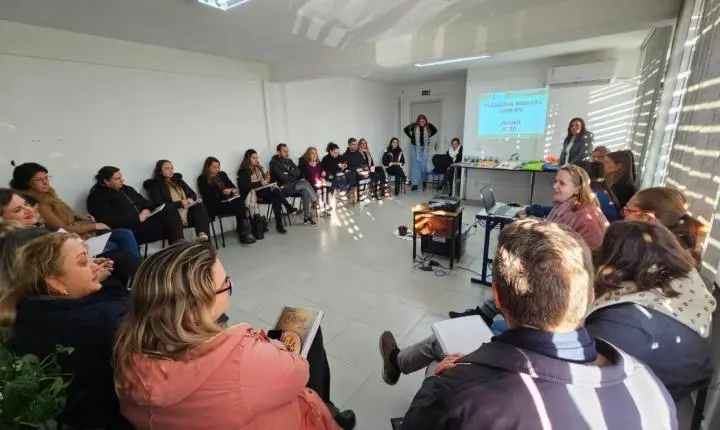 Conselho Municipal de Educação realiza plenária, empossa novos conselheiros e elege nova Mesa Diretora
