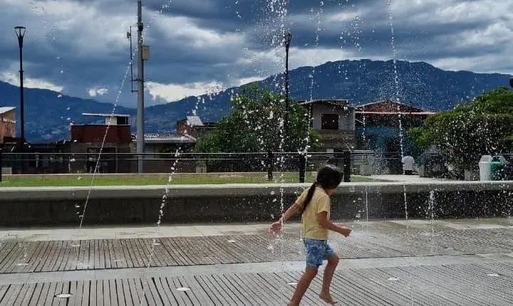 Estância Velha em missão internacional para a primeira infância em Medellín