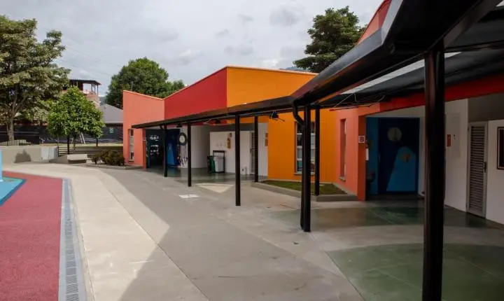 Estância Velha em missão internacional para a primeira infância em Medellín
