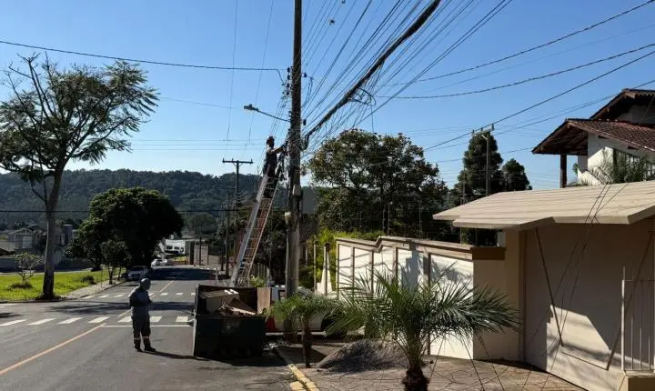 Estância Velha tem nova etapa da Operação Poste Limpo