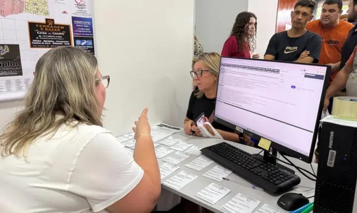 Feirão de Empregos do SINE encaminha mais de 100 candidatos a vagas de trabalho