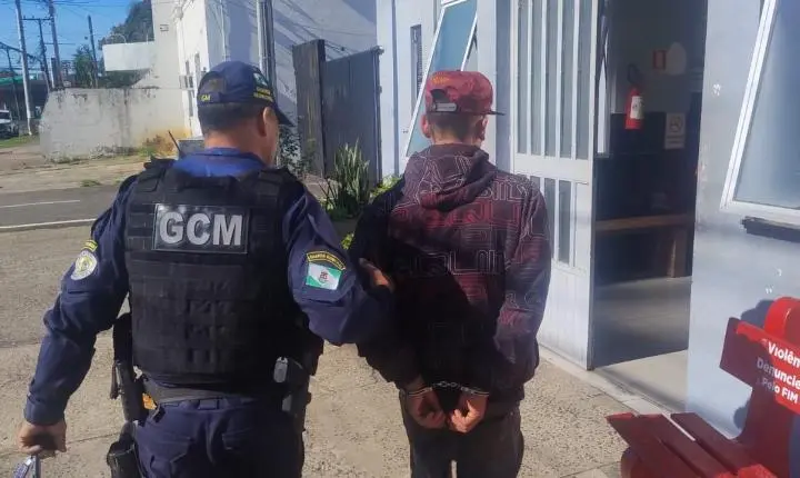 Filho descumpre medida protetiva pelo segundo dia consecutivo e é preso pela GCM em Estância Velha