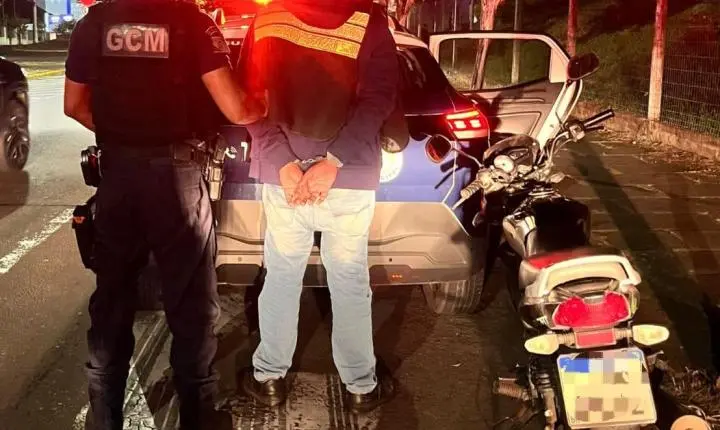 GCM de Estância Velha prende motoboy por tráfico de drogas no bairro Bela Vista