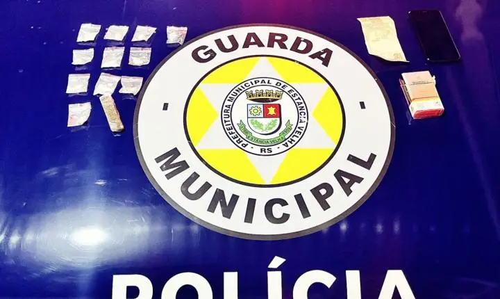 GCM de Estância Velha prende motoboy por tráfico de drogas no bairro Bela Vista