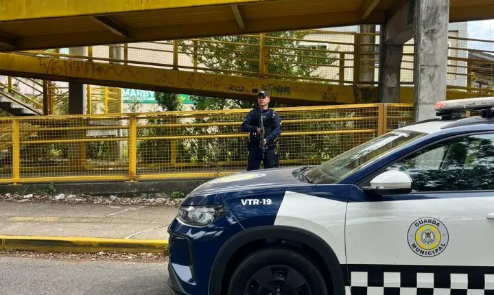 GCM intensifica patrulhamento e detém suspeito com facas no bairro Rincão