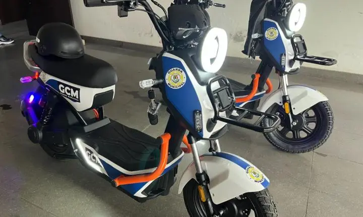Guarda Civil Municipal recebe doação de moto elétrica para patrulhamento preventivo