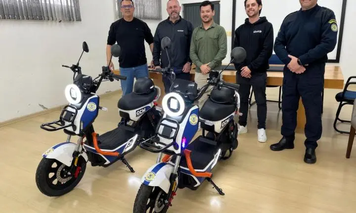 Guarda Civil Municipal recebe doação de moto elétrica para patrulhamento preventivo