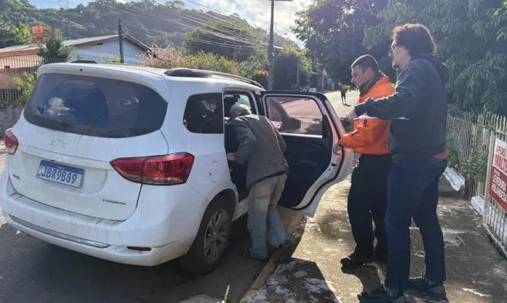 Idoso em situação precária aceita internação voluntária após dois anos de acompanhamento