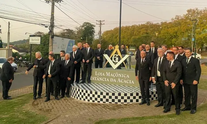 Inauguração de monumento marca os 30 anos da Loja Maçônica Estância da Acácia 
