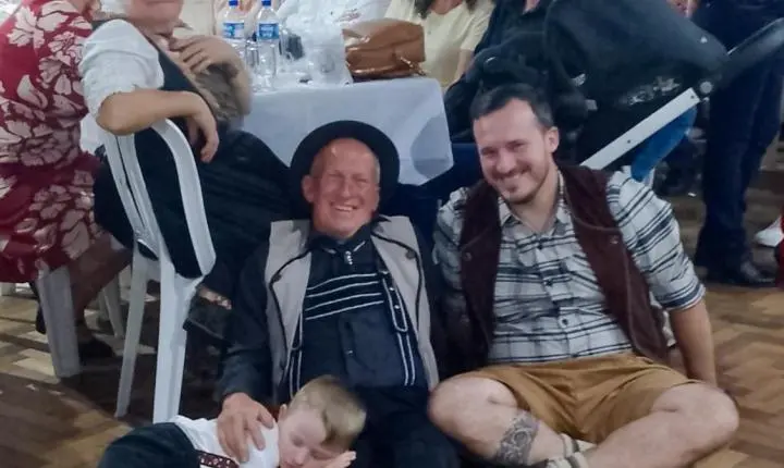 Jantar-Baile de Pre-Kerb do Flor da Rosa é sucesso e inspiração 