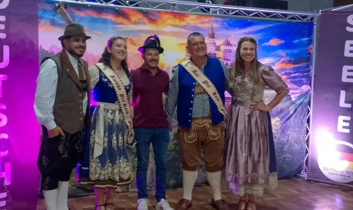 Jantar-Baile de Pre-Kerb do Flor da Rosa é sucesso e inspiração 