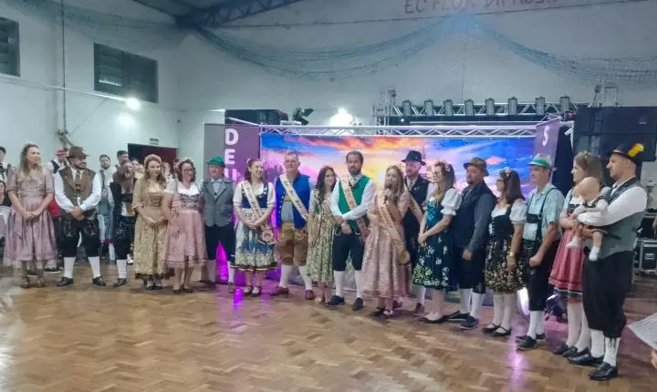 Jantar-Baile de Pre-Kerb do Flor da Rosa é sucesso e inspiração 