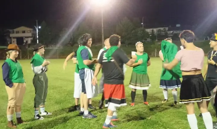 Jogo Invertido Fritz x Frida diverte Pré-Kerb do Flor da Rosa