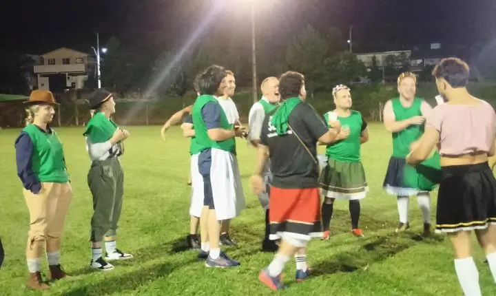 Jogo Invertido Fritz x Frida diverte Pré-Kerb do Flor da Rosa