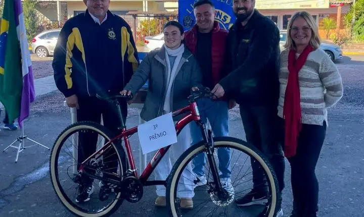 Lions Clube entrega prêmios da Ação Beneficente Escolar 