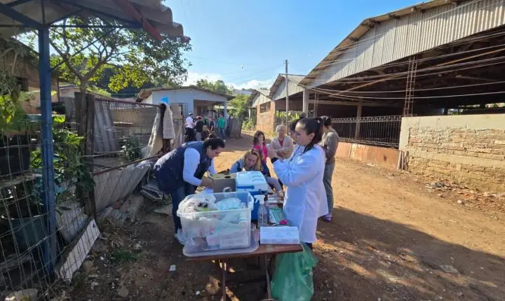 Moradores da Alta Tensão recebem mutirão de vacinação 