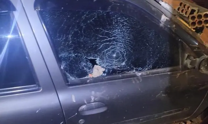 MOTORISTA SEM HABILITAÇÃO PERDE O CONTROLE DE VEÍCULO E ATINGE RESIDÊNCIA EM ESTÂNCIA VELHA