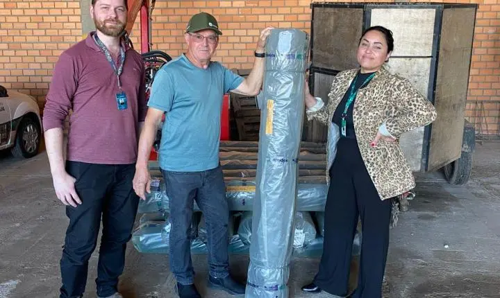 Município entrega insumos e beneficia 69 produtores rurais