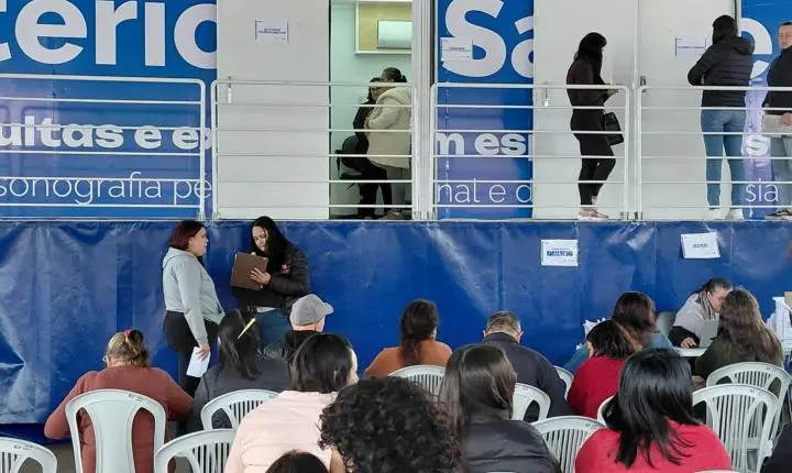 Representante do Ministério da Saúde visita Carreta de Saúde da Mulher em Estância Velha