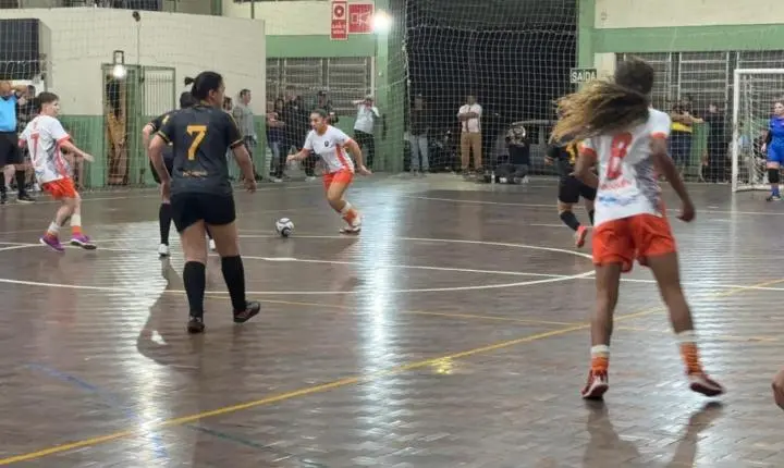 Rodada de sexta encerra primeira fase do Aberto de Futsal Feminino