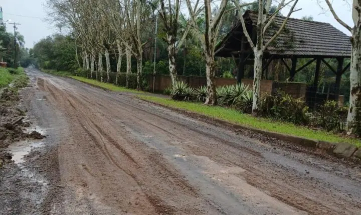 Secretaria de Obras intensifica ações para reparar danos causados pela chuva