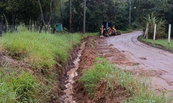 Secretaria de Obras intensifica ações para reparar danos causados pela chuva