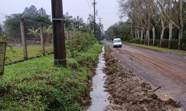 Secretaria de Obras intensifica ações para reparar danos causados pela chuva