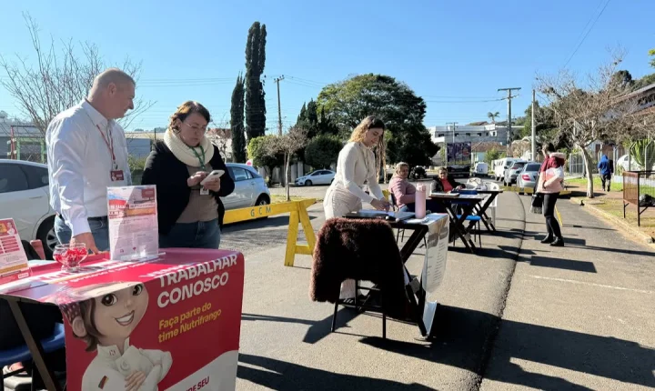 SEDEST na Rua leva serviços da assistência social e oportunidades de emprego à comunidade 