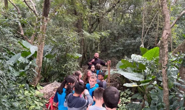 Semana Municipal do Meio Ambiente mobiliza estudantes com plantio de árvores